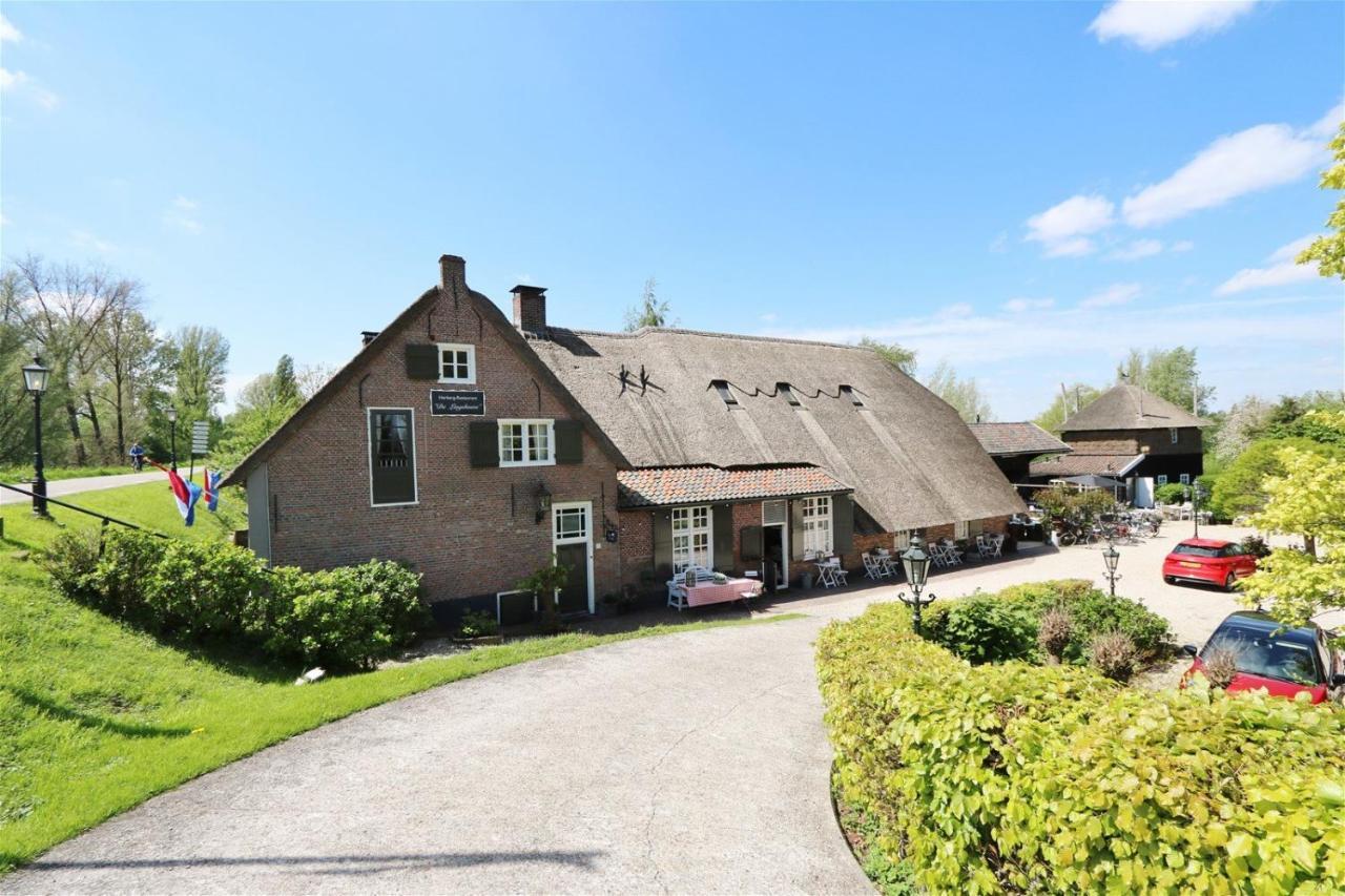 Herberg De Lingehoeve Oosterwijk Esterno foto